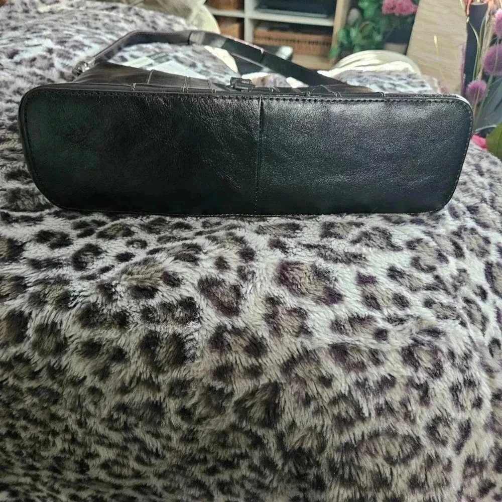 Etienne Aigner | Vienna Collection  Black Genuine Leather Baguette Shoulder Bag - Picture 8 of 15